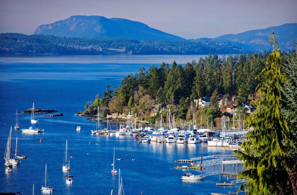 Brentwood Bay & Tod Inlet © Laurence Yeadon-Jones